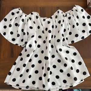 VICI polka dot cold shoulder top • M